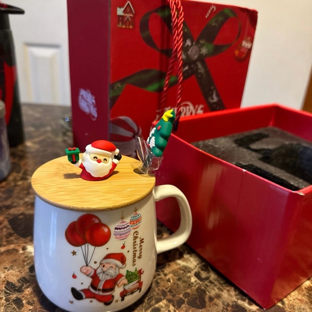 Christmas Santa Mug with Lid